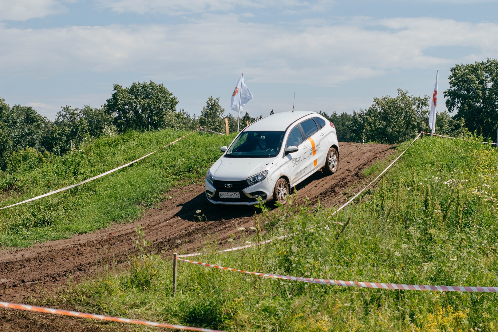 OFF ROAD SHOW на автомобилях LADA 4x4