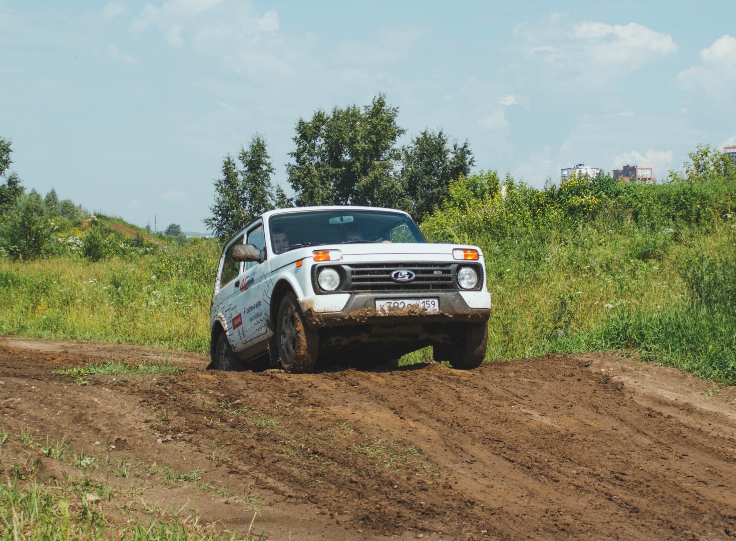 OFF ROAD SHOW на автомобилях LADA 4x4