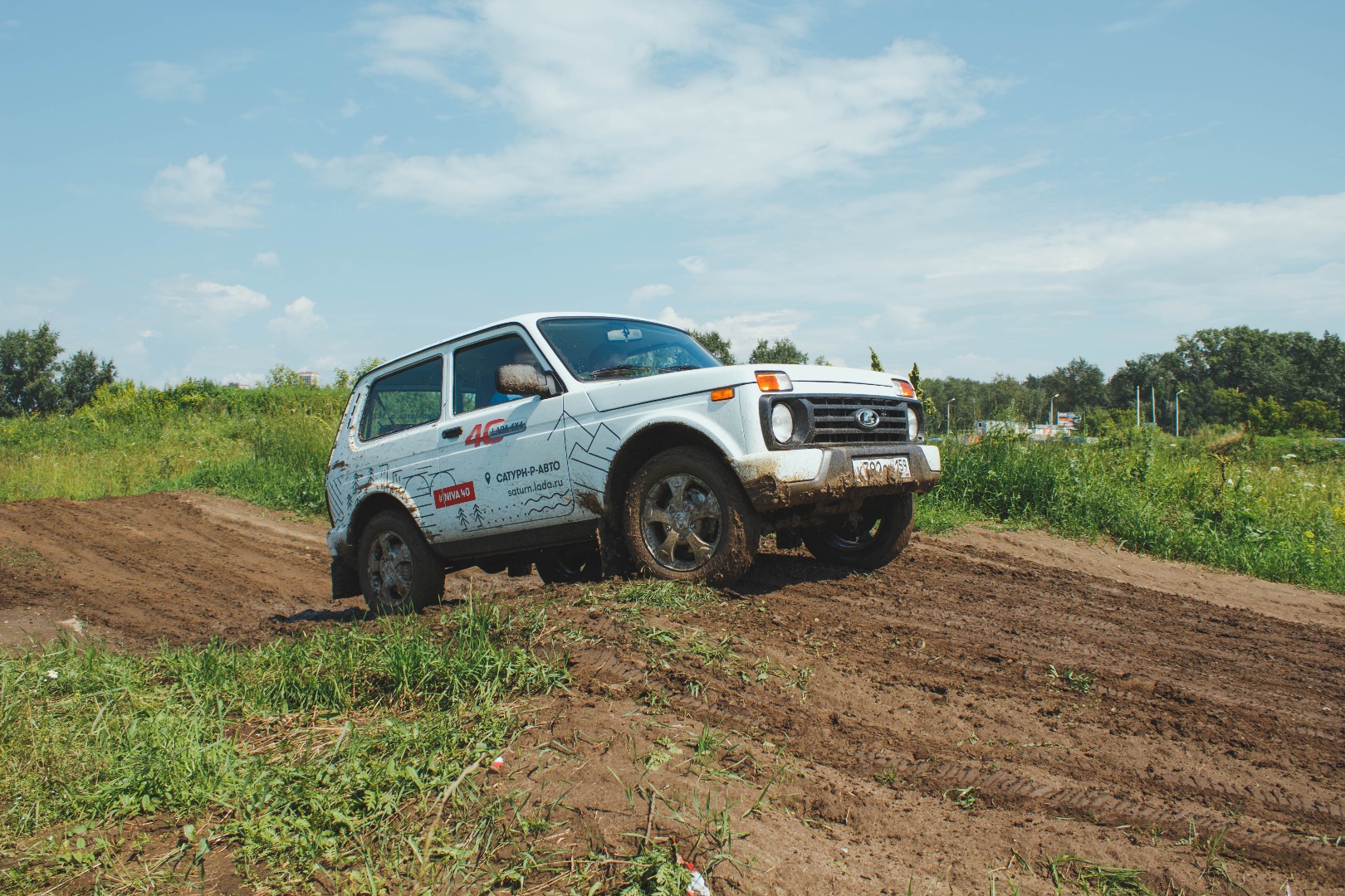 OFF ROAD SHOW на автомобилях LADA 4x4