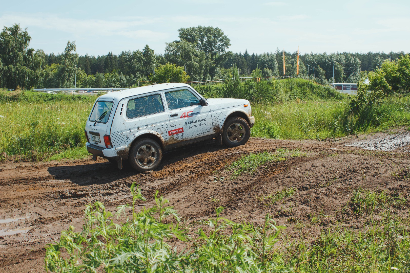 OFF ROAD SHOW на автомобилях LADA 4x4