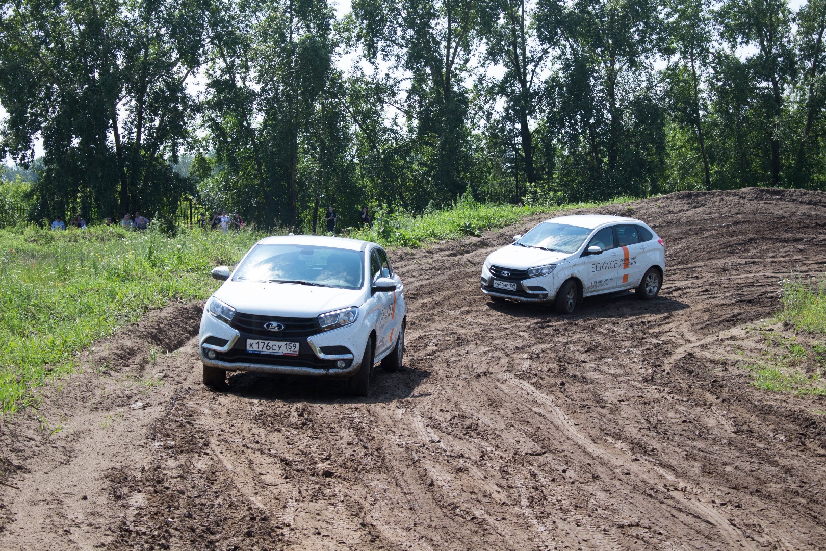 OFF ROAD SHOW на автомобилях LADA 4x4