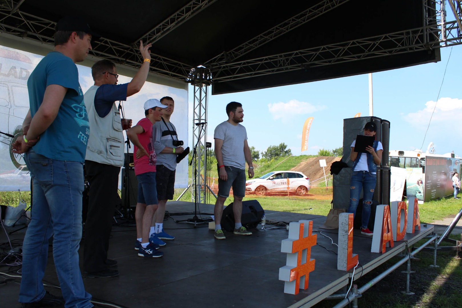 OFF ROAD SHOW на автомобилях LADA 4x4