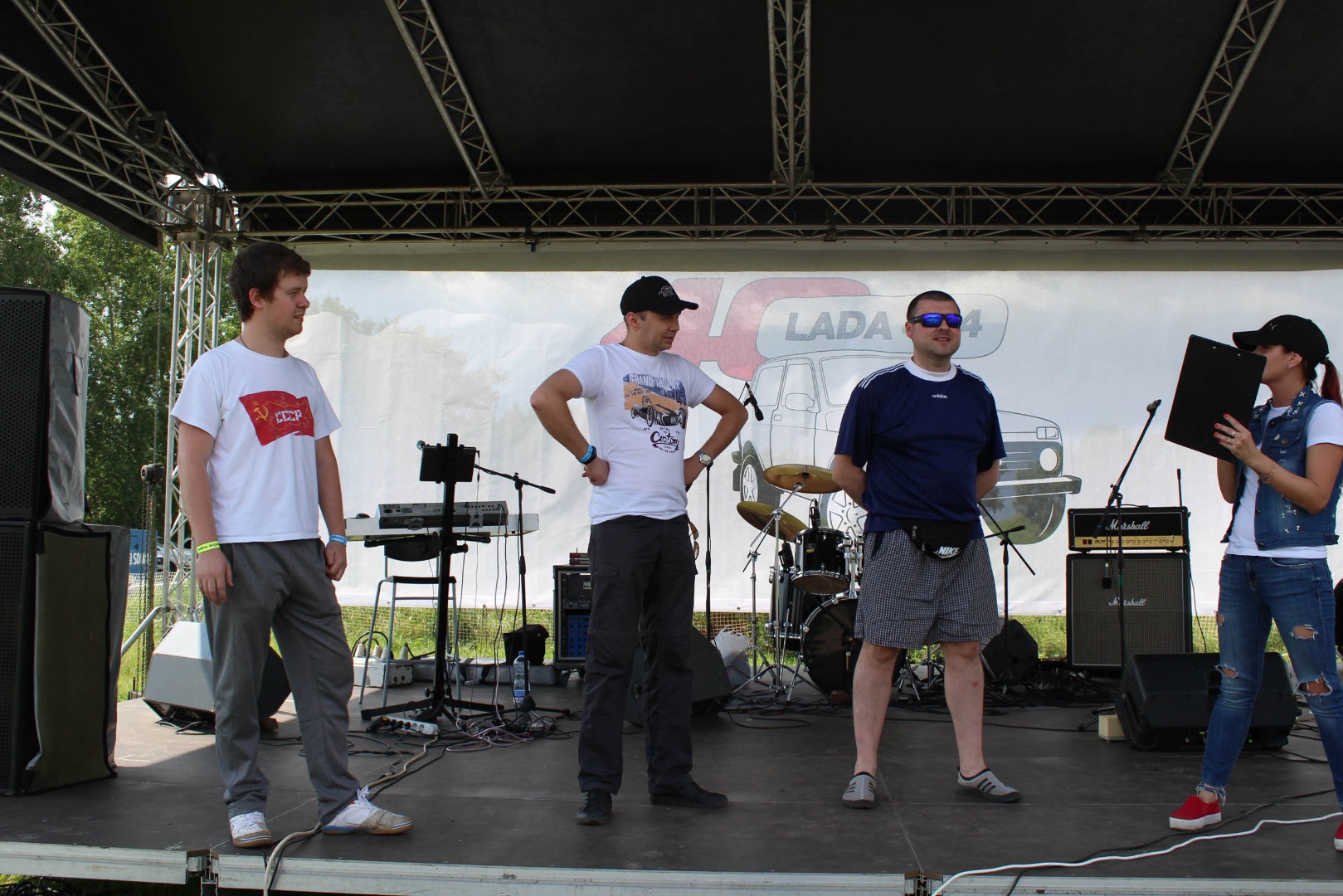 OFF ROAD SHOW на автомобилях LADA 4x4