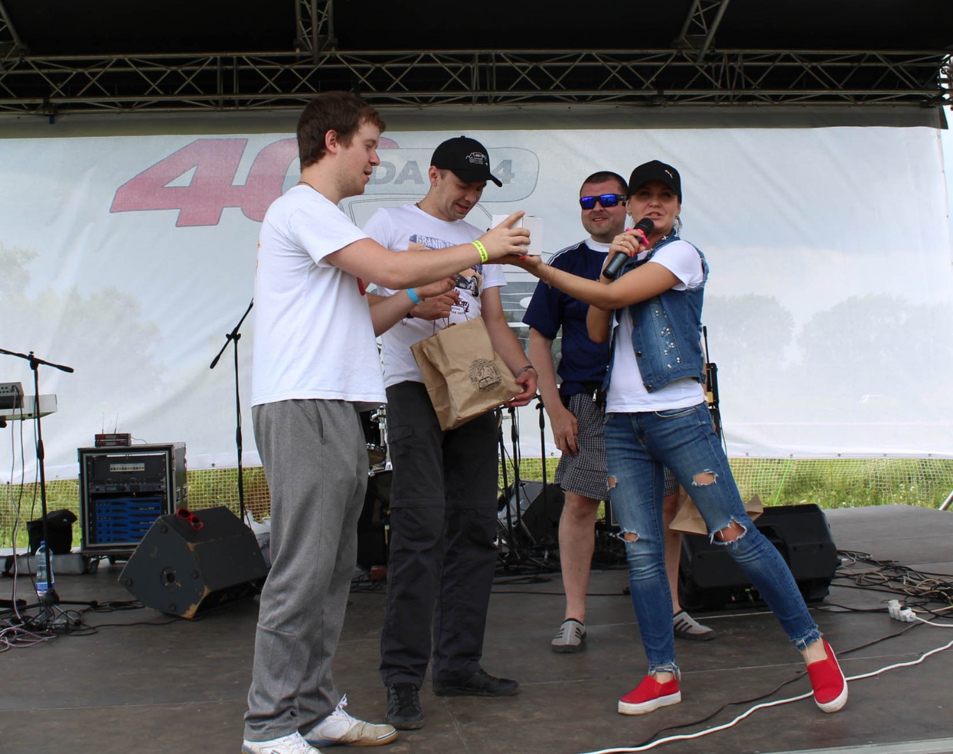 OFF ROAD SHOW на автомобилях LADA 4x4
